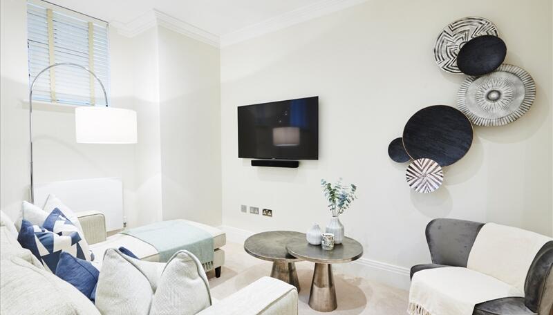 1 bed property in Rainville Road, London